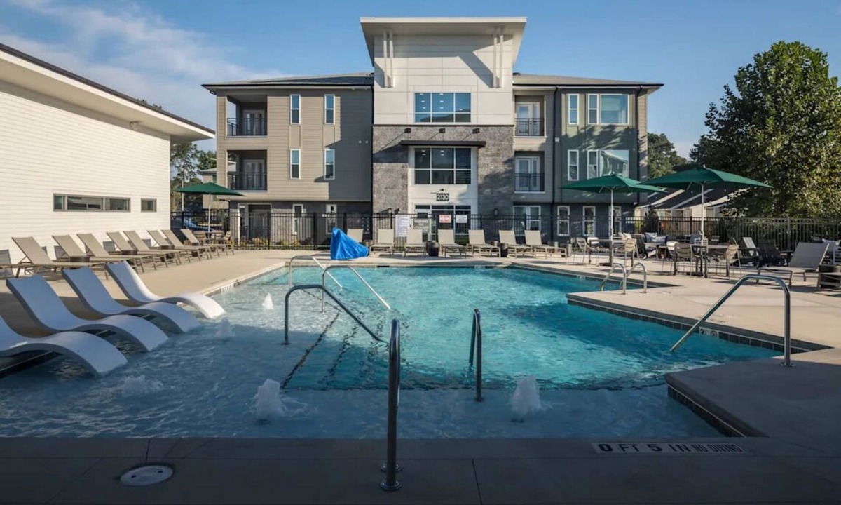 East Raleigh Apartment | Landing Apartments Near Downtown Raleigh & WakeMed