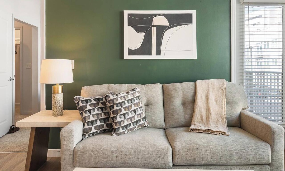 Tarpon Springs Apartment | Landing | Chic 2BD, Clubhouse