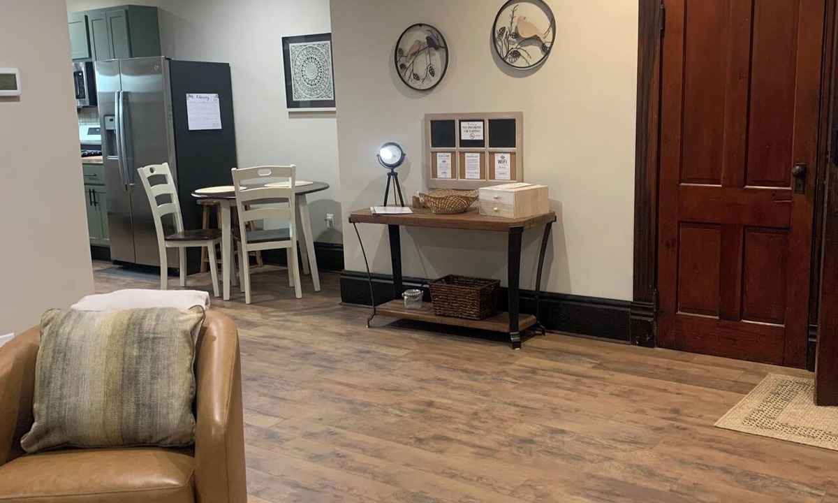 Culver Apartment | Large 1,300 sq ft Historic Loft on Main Street