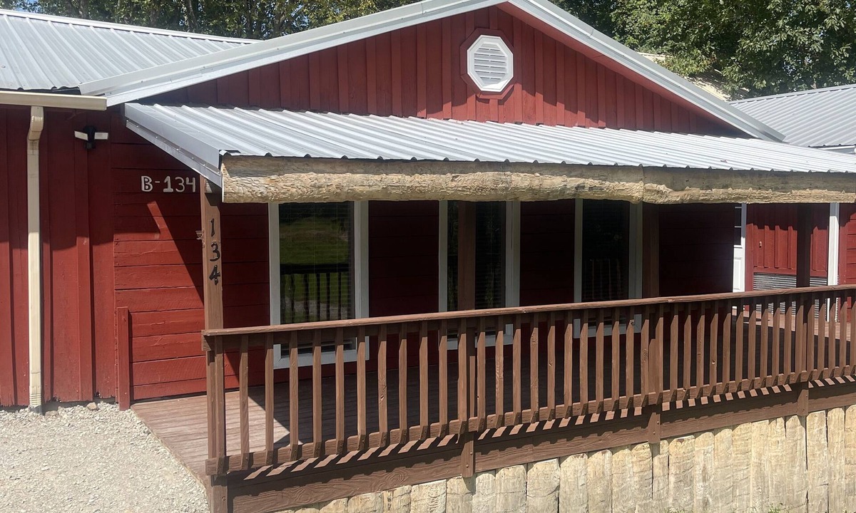 Baxter Cabin | Large 2Br retro cabin!