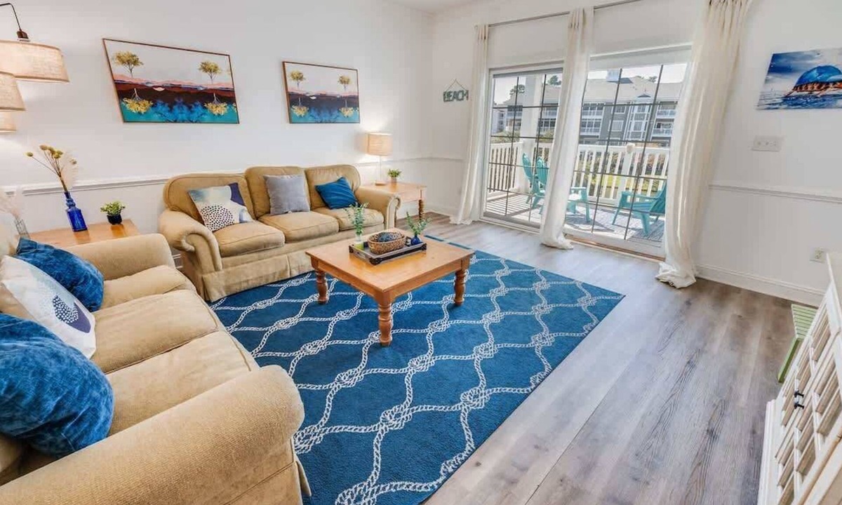 Central Myrtle Beach Condo | Large 3BR Private Condo - Magnolia Pointe - Pools