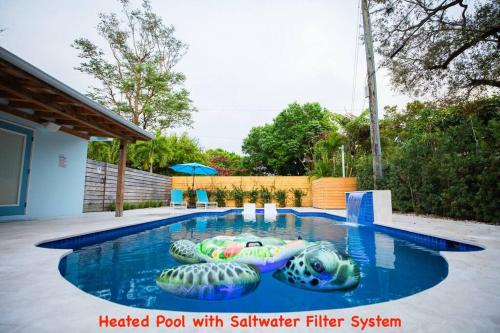 Riverside Park House | Las Tortugas Modern Oasis Getaway Many Amenities