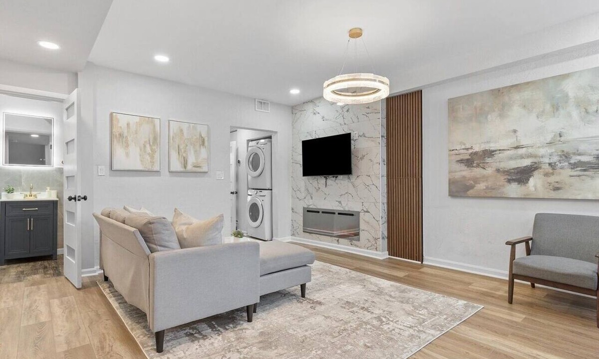 Lawrenceville Apartment | Lawrenceville/Central @5 Spacious Quiet 3BD with Free Street Parking