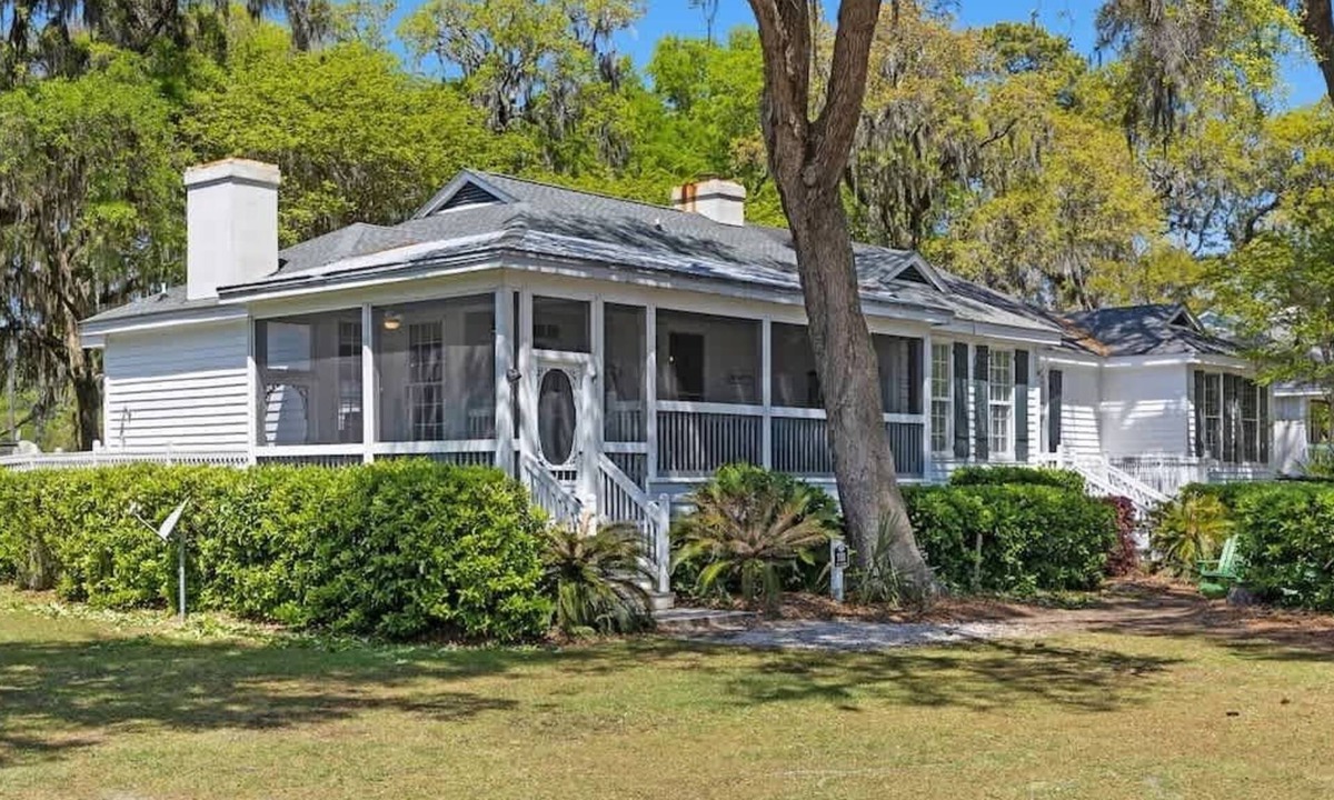 Melrose on the Beach House | Lilly Pad Haven- Beautiful 2bdrm-4 Pass Golf Cart Included