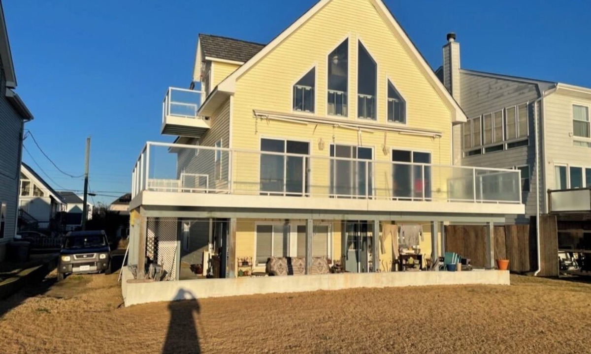 Fox Hill - Grandview Apartment | Located on the Chesapeake Bay with panoramic views.
