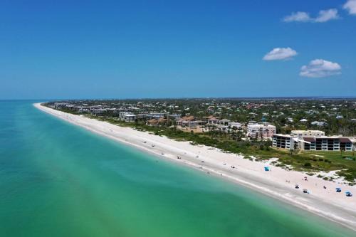 Sanibel House | Loggerhead Cay #114