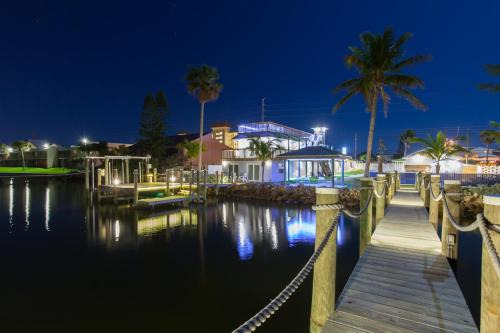 Crescent Beach Hotel | Lost Inn Paradise