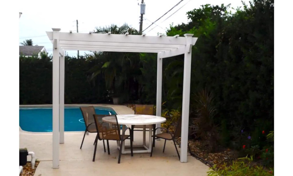 Coral Ridge Isles House | Lovely 3-BD, Walk to Bars, 9 min Drive From Beach!
