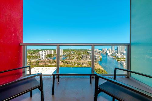Hallandale Beach Hotel | Lovely Studio with Amazing Views