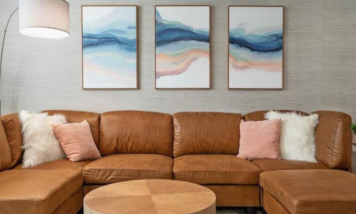 Durham House | Lush 3BR, Pet-Friendly, Tranquil Haven
