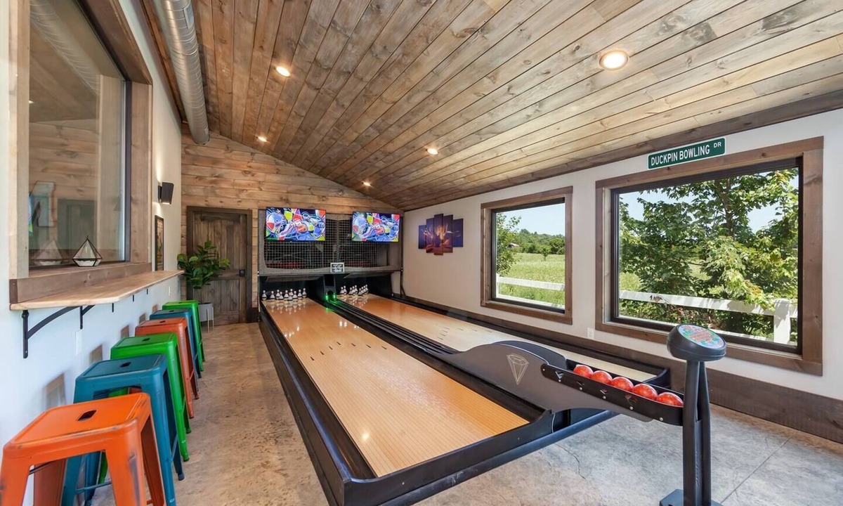 Wears Valley House | Luxe Waterfront Mtn Views Bowling Pool Pickleball