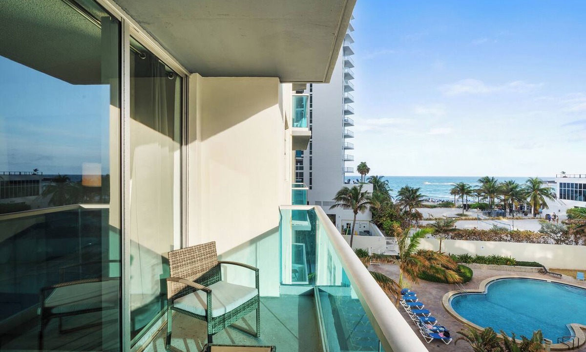 Hollywood South Central Beach Condo | Luxurious Oceanfront Condo –Unmatched Views & Resort-Style Living-20 min to MAJOR INTERNATIONAL SPORTING EVENT