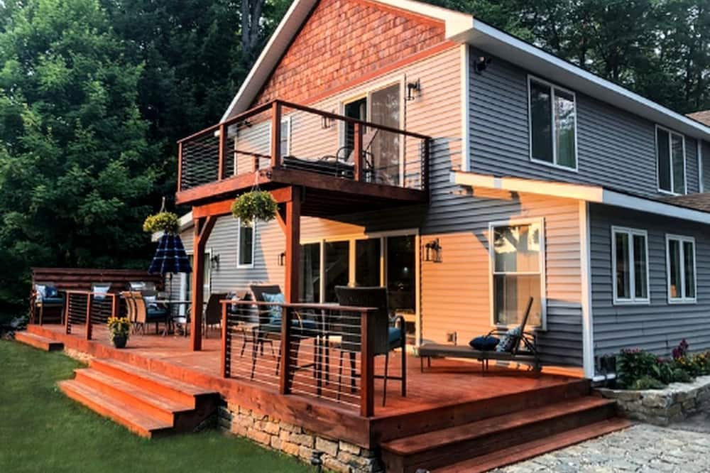 Fort Ann House | Luxurious Waterfront Cabin for a Group Getaway in Fort Ann, New York
