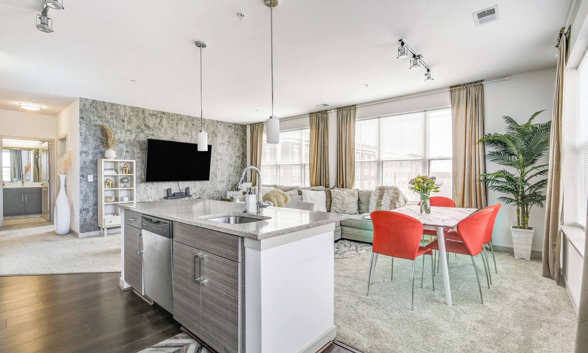 Rockville Apartment | Luxury Downtown Crown Apartment minutes from DC
