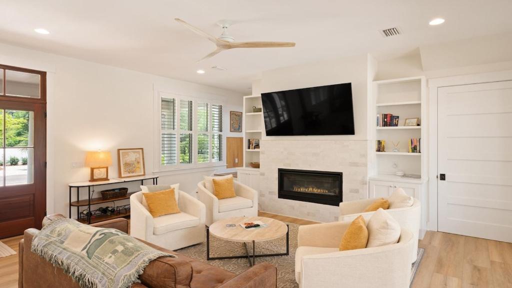 East Beach Villa | Luxury East Beach Vacation Rental with Private Pool, Sleeps 13, Astin Cottage