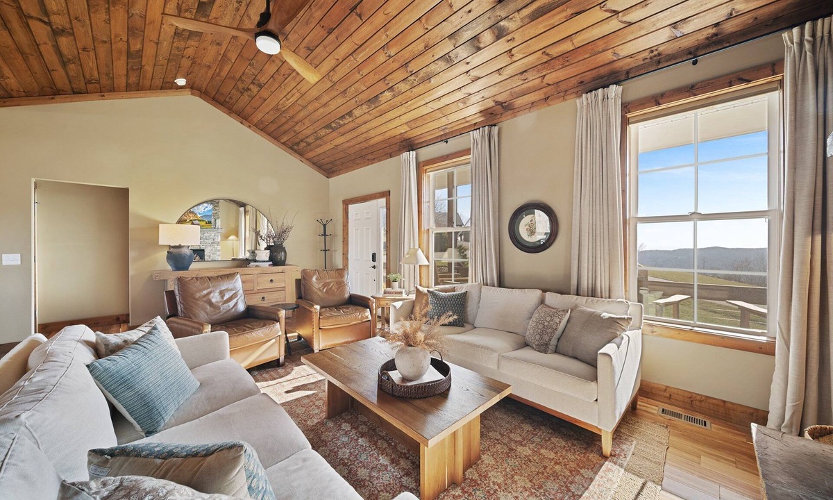 Seven Devils Cabin | Luxury Mountain Retreat with Grandfather Mountain Views | Sleeps 16 | Game Room | Chef's Kitchen