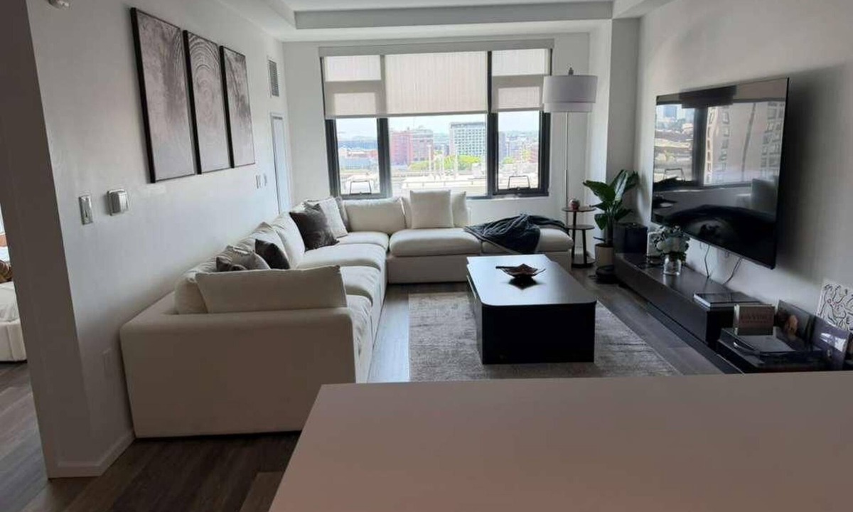 South End Apartment | Luxury South End Condo · Pool, Sky Deck & Fitness Center · World Cup 2026