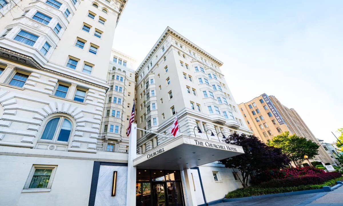 Kalorama Heights Hotel | Luxury Urban Retreat | 1.1 mi to Smithsonian National Zoological Park