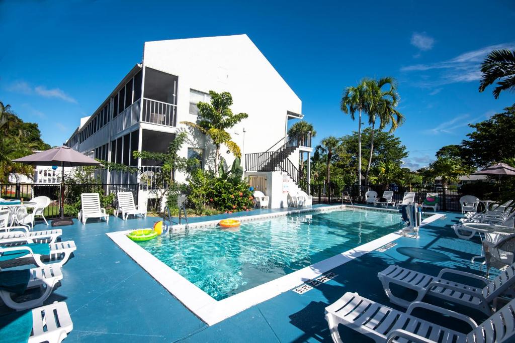 Marco Island Hotel | Marco Island Lakeside Inn