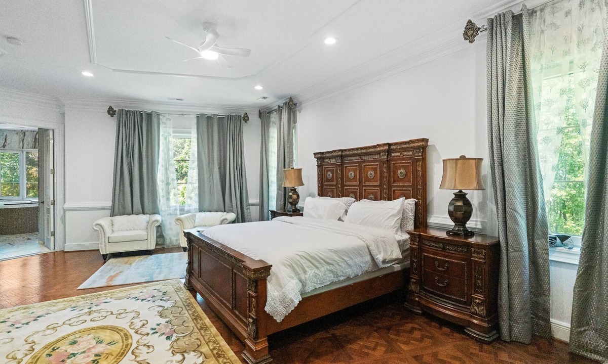 McLean House | McLean Estate | 7BD | BBQ-Parking-Luxury Theater