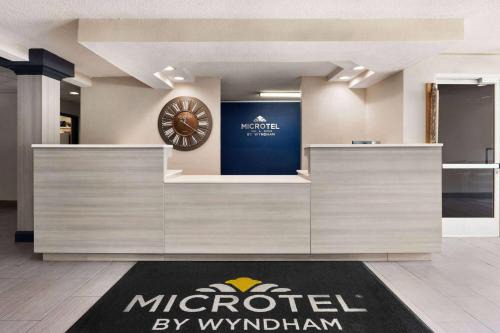 Florence Hotel | Microtel Inn & Suites by Wyndham Florence/Cincinnati Airpo