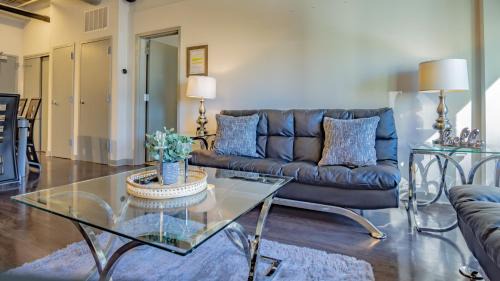 SoNo Apartment | Midtown 2BR Fully Furnished Apartment near Emory apts