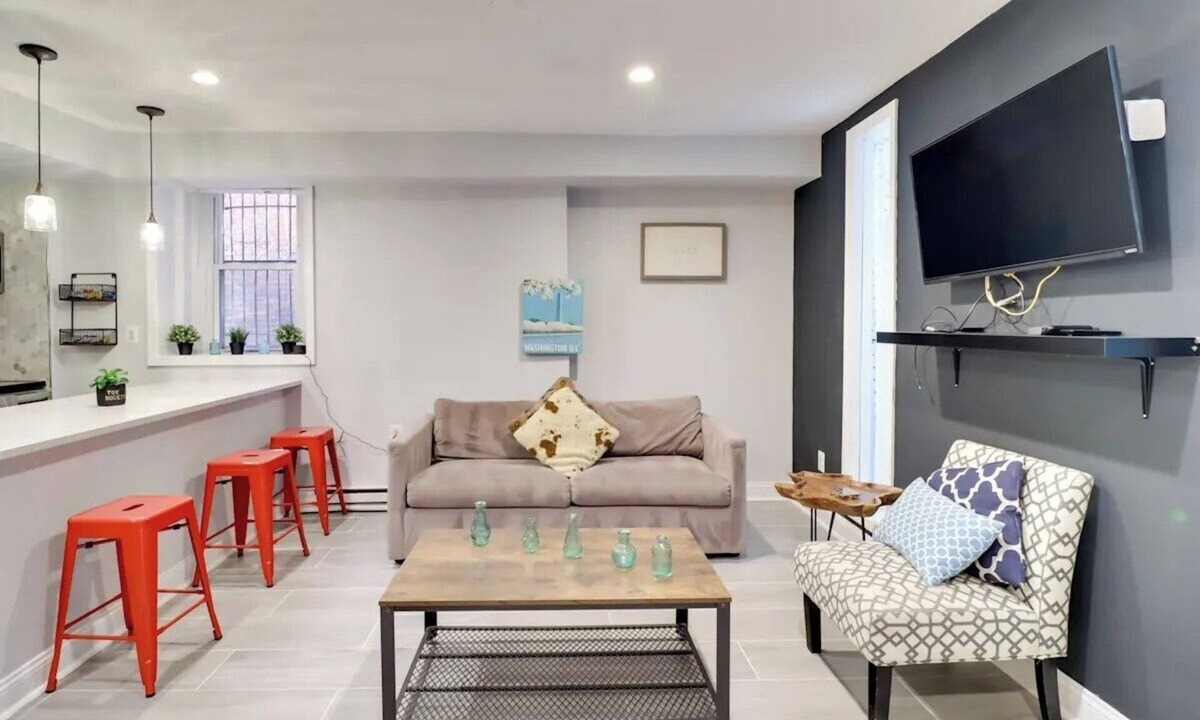 Truxton Circle House | Modern 1BD Apt- Steps to Convention Center & Metro