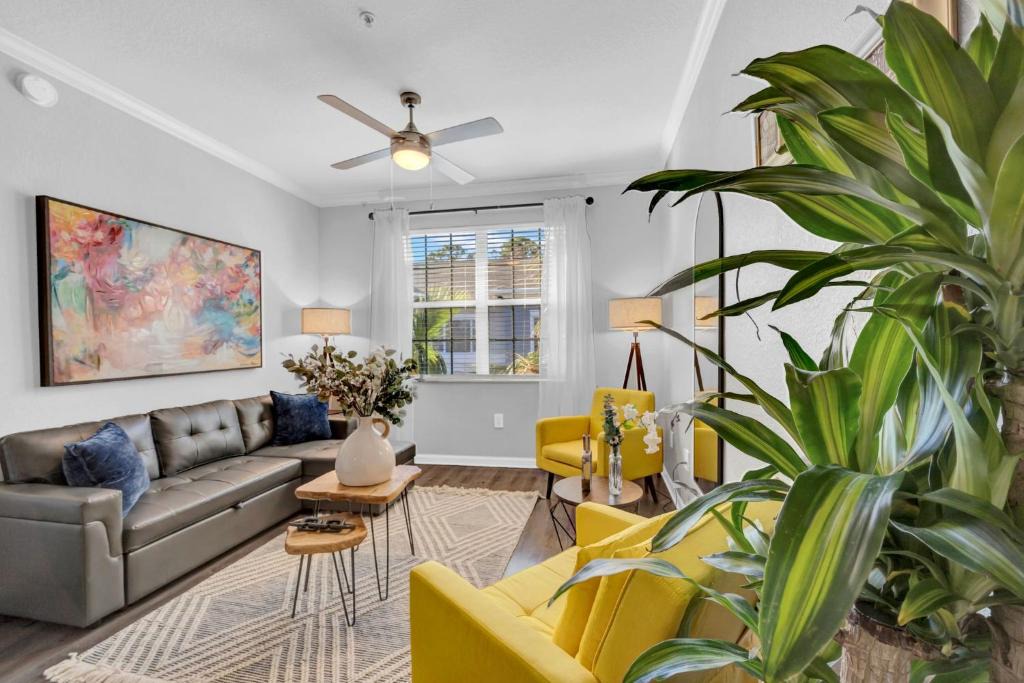 Westchase Apartment | Modern 2BR2BA King Bed Pool, Gym #6
