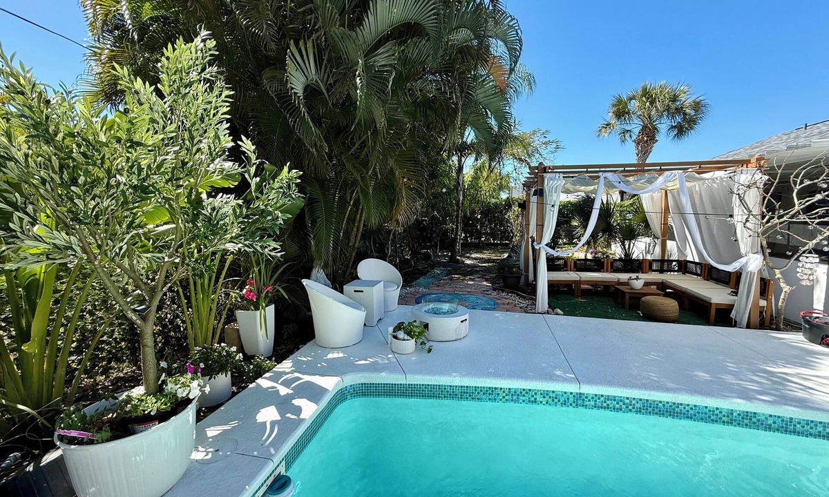 Bonita Springs House | Modern and Peaceful 3-bedroom Palm Retreat Quiet Yet Close to Everything