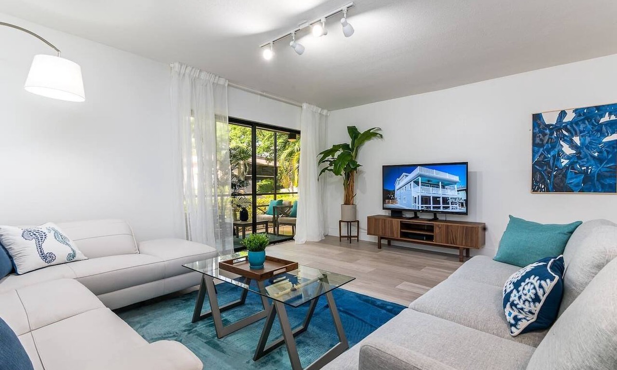 Deerfield Beach Condo | Modern Beach Villa 1 Locate Between Boca Raton &Deerfield Beach