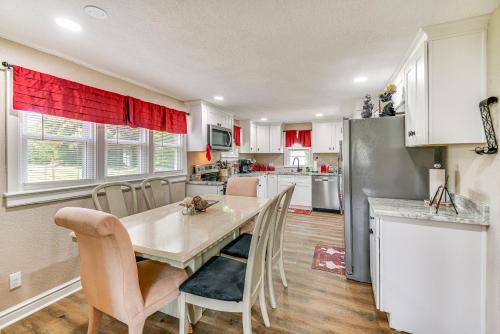 Cape Charles House | Modern Cape Charles Home: 1 Mi to Kiptopeke Beach!