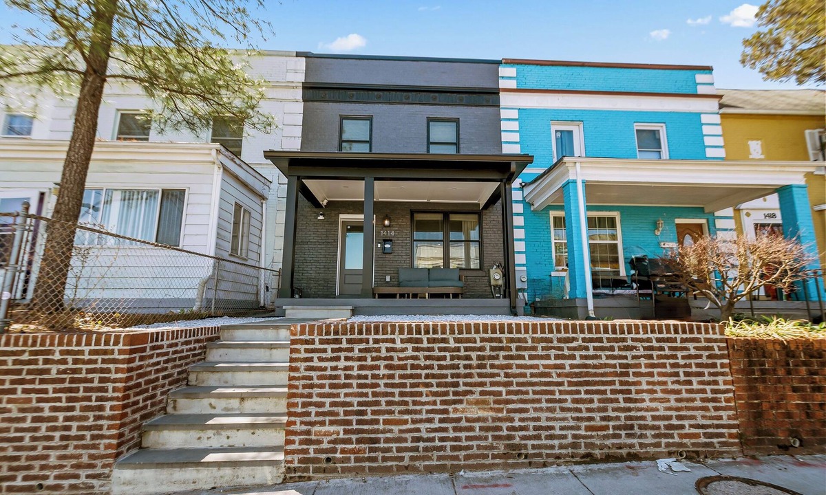 Columbia Heights House | Modern large home walk to metro w/parking