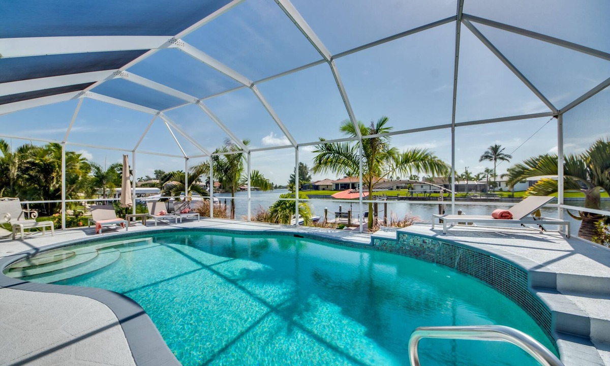 Pelican House | Modern Villa SW of Cape Coral in quiet Surfside Blvd area with gulf access