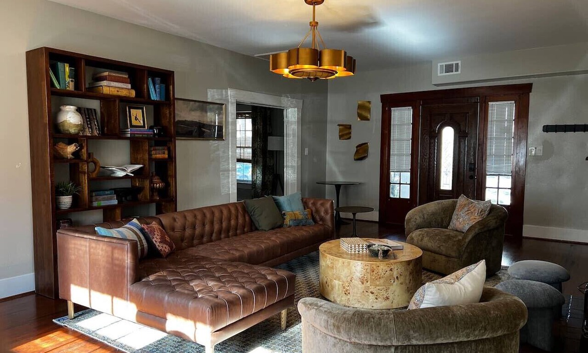 Neartown House | Montrose Home walkable neighborhood | Pet-friendly
