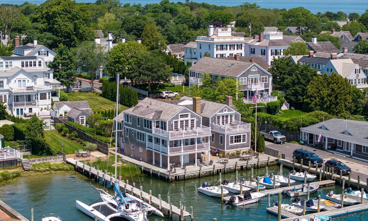 Edgartown House | Morse Lighthouse – Waterfront Estate in Edgartown