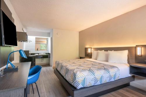 Charlotte Hotel | Motel 6-Charlotte, NC - Coliseum