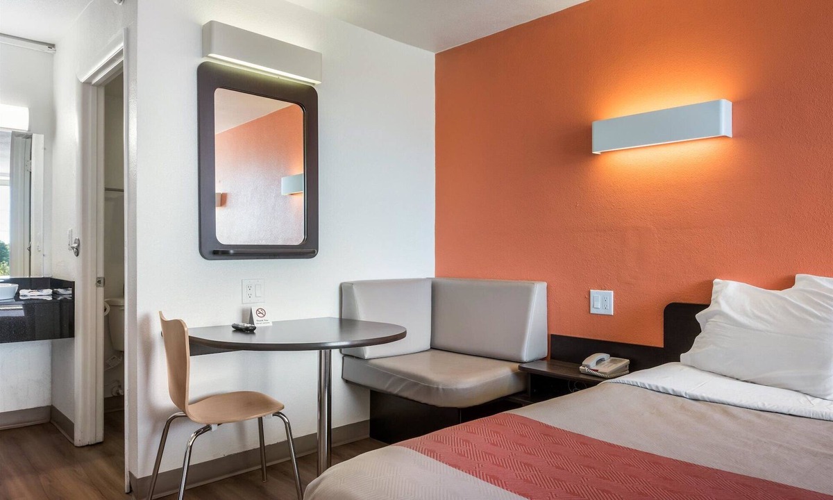 Icard Hotel | Motel 6 Connellys Springs, NC
