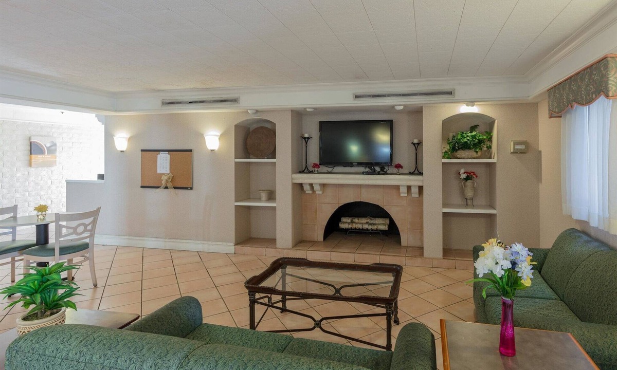 Ashley Oaks Hotel | Motel 6 Knoxville, TN