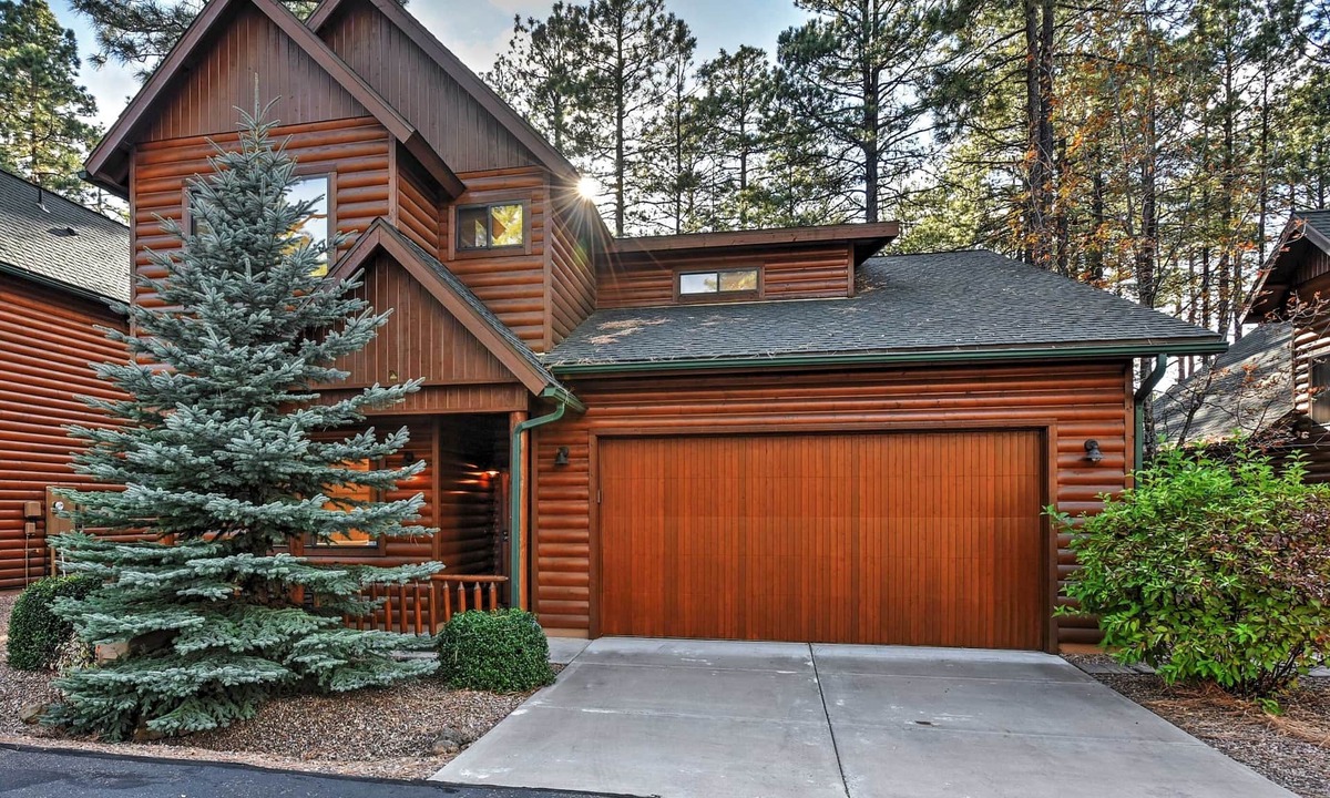 Pinetop Cabin | Mountain Cabin Retreat w/Game Room, Patio & Views