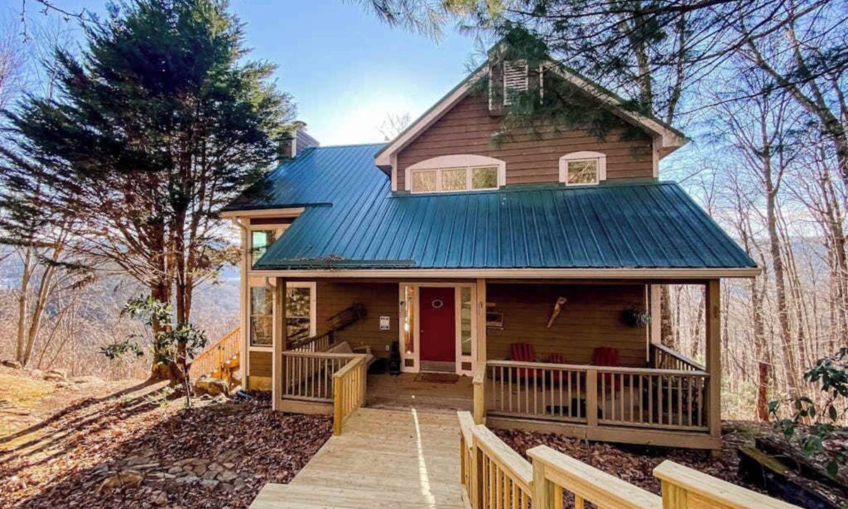 Cullowhee House | Mountain view cabin with expansive deck, balcony, & fireplace - dogs OK