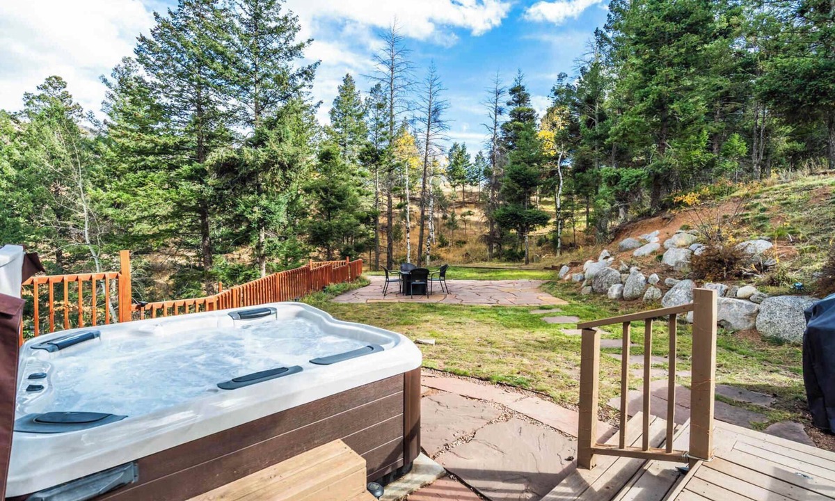 Cascade-Chipita Park House | Mtn Getaway Near Pikes Peak | Hot Tub & Pool Table