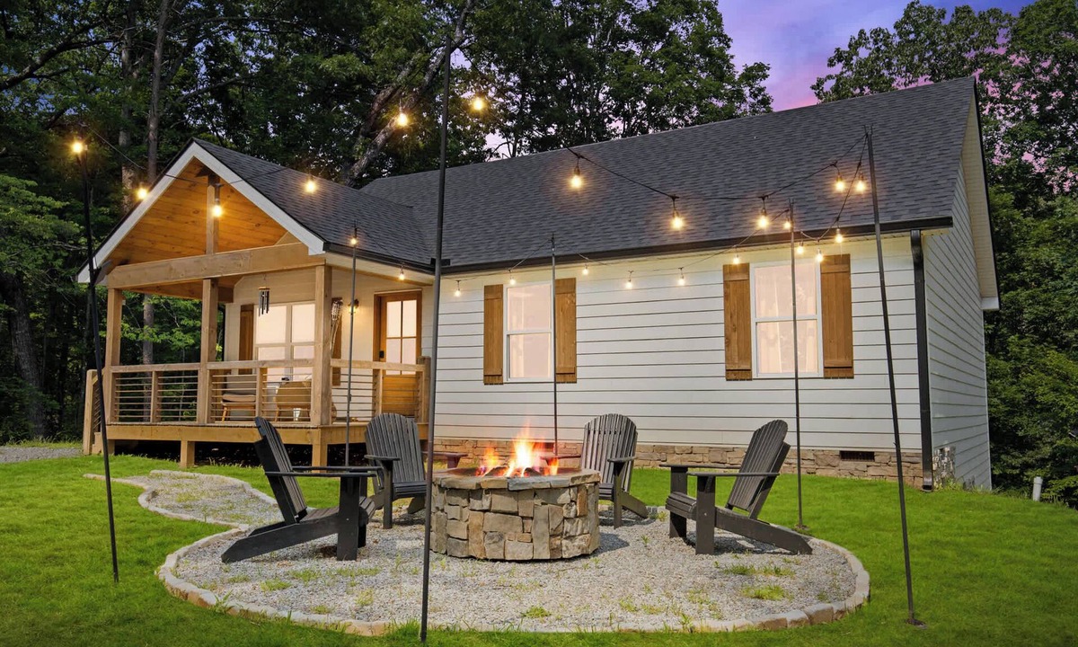 Ellijay House | MTN Views | Hot Tub | Games | Dog Friendly