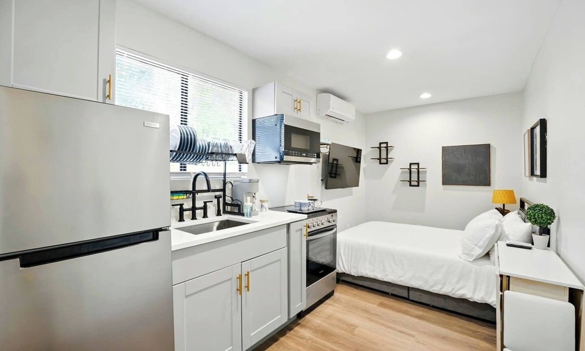 Murray Hill Apartment | Murray Hill Gem w/Kitchen, AC & Self Check-In