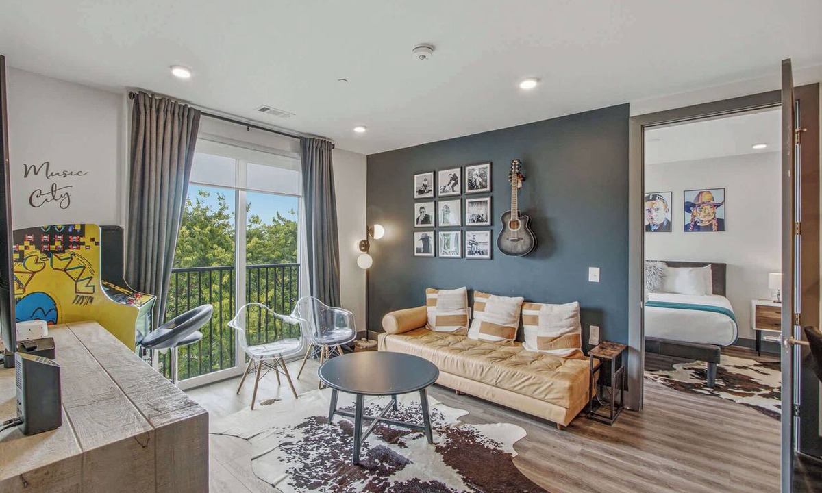 Rolling Mill Hill Condo | Muse Centrally located Nashville home near hot spots with elevator & central AC