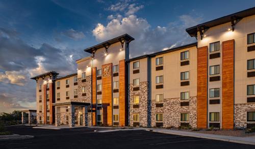 Deep Creek Hotel | My Place Hotel-Port Charlotte-Punta Gorda, FL