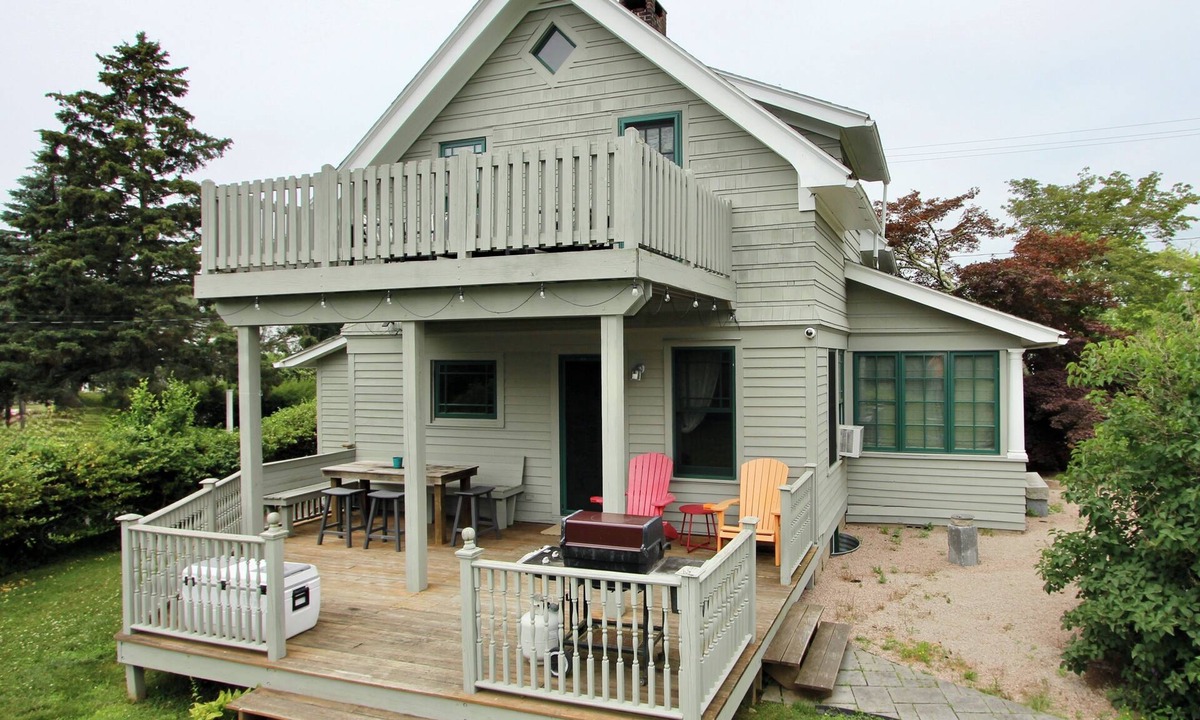 Stonington Cottage | Mystic Area Waterfront with Dock