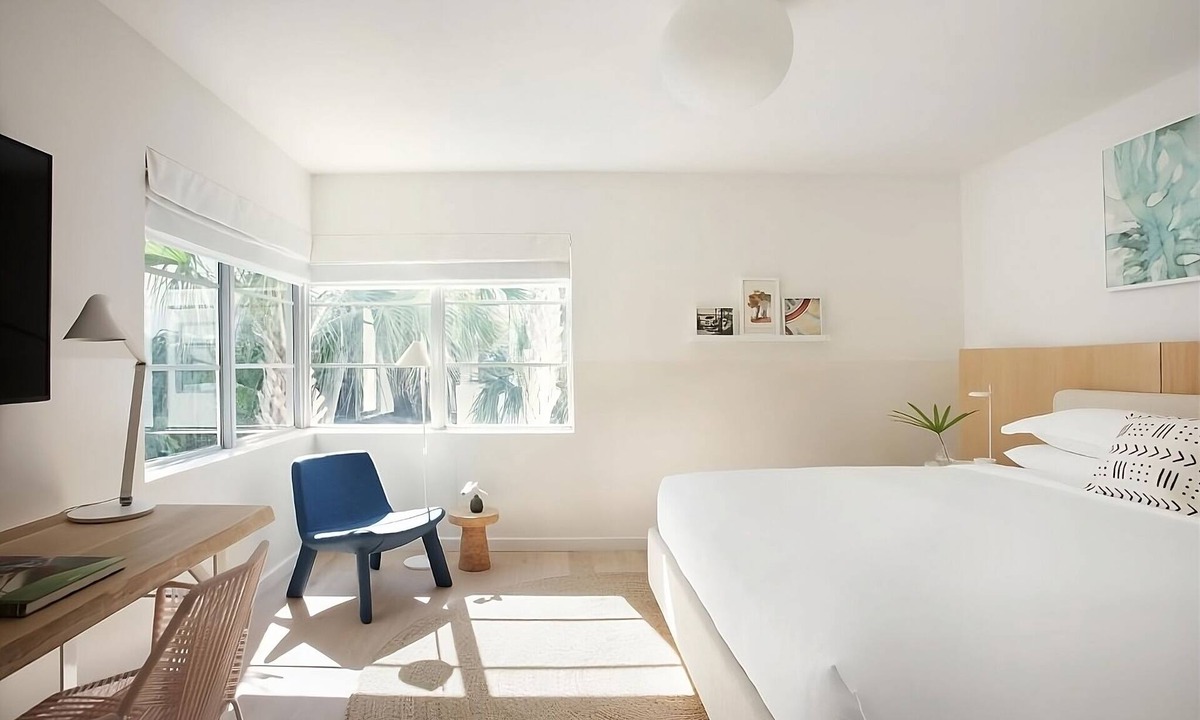Central Beach Hotel | Nature’s Haven! Outdoor Pool, Pets Allowed, Near Galleria Fort Lauderdale