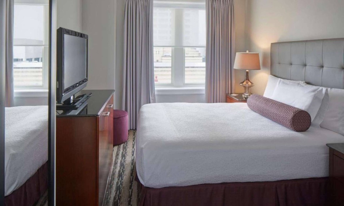 Midtown Hotel | Near Piedmont Park | Bar, Restaurant & Cafe