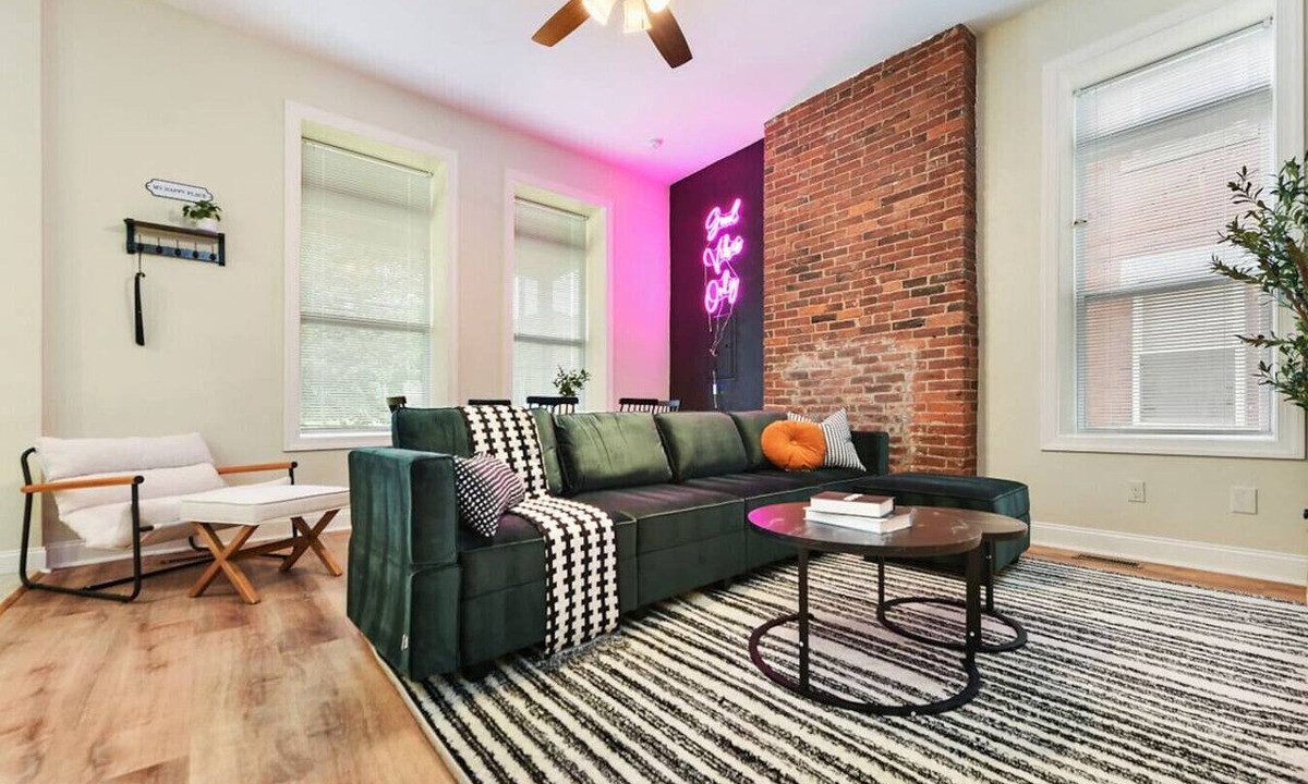 Point Breeze North Apartment | Netflix+BBQ+9Bedrooms With Parking Near Bakery Sq.