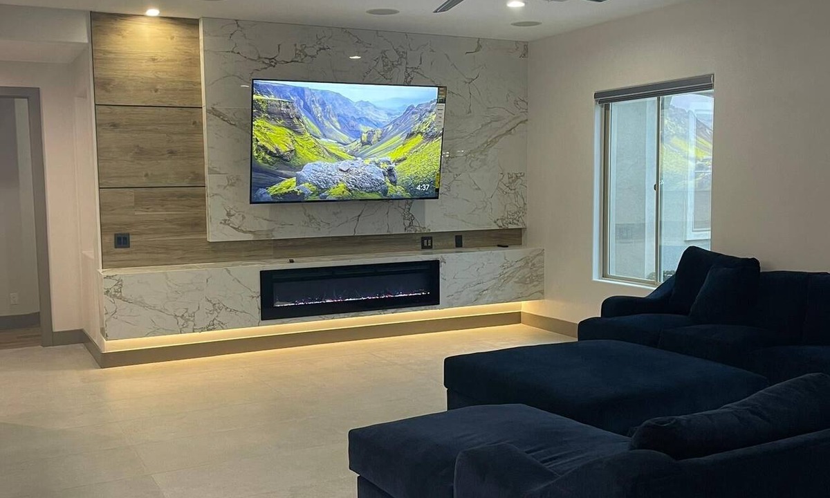 Silverado Ranch House | NEW Custom 5 bedroom w/casita, chefs kitchen, 10min from Strip